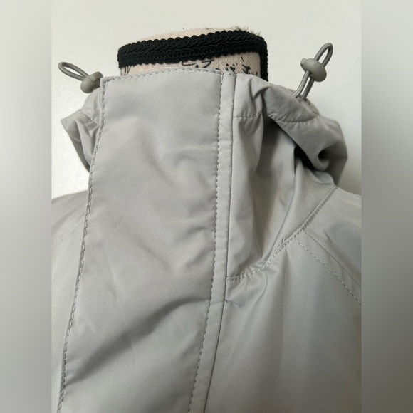 H&M Water Repellent and Windproof Jacket - size Small - Picture 5 of 10